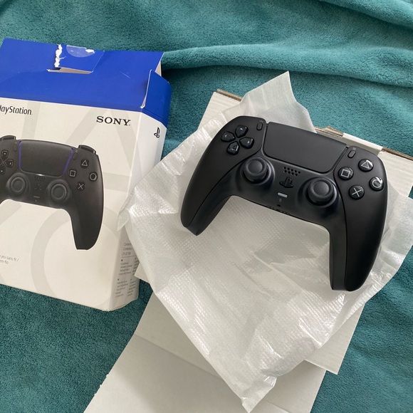 Ps5 controller - Picture 2 of 3